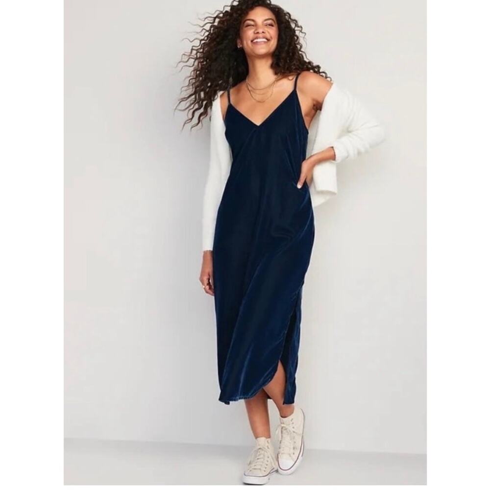 Old Navy velvet slip dress women’s size XS petite navy blue midi